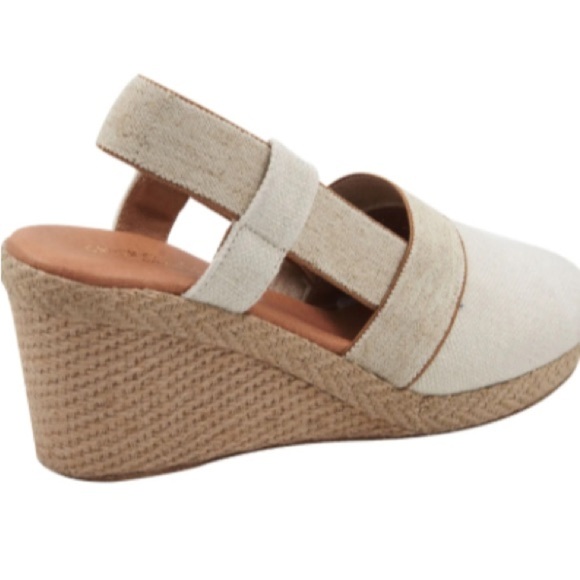 Ashlee Slingback Espadrille Wedge
ANDRÉ ASSOUS - Picture 3 of 8